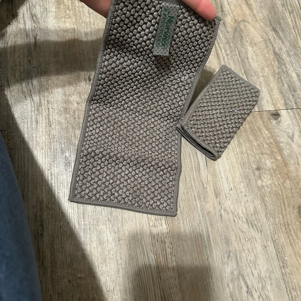 Norwex Textured “mushroom” counter cloths - Picture 4 of 5